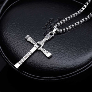 cross pendant necklace